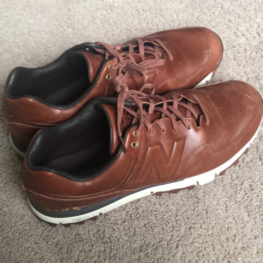 Men’s New Balance Sneakers *Comes in box